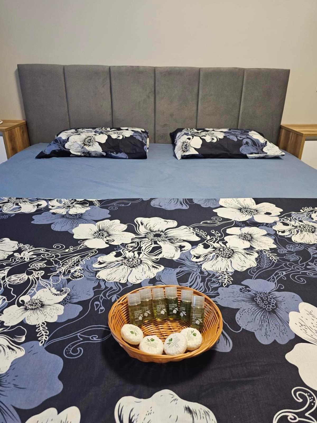 Apartment Bohemi With Free Parking Burgas Stad Buitenkant foto
